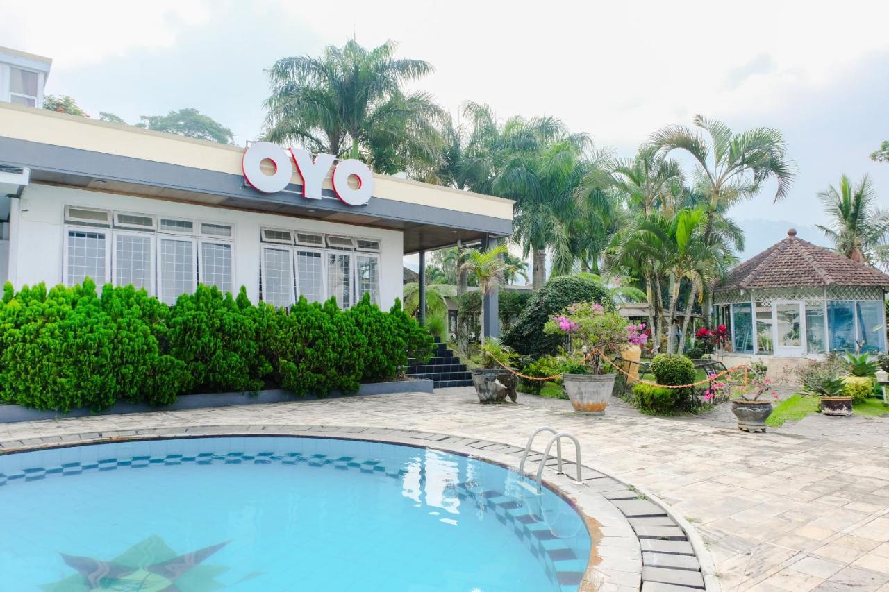 Oyo 803 Toetie Hotel Batu  Exterior photo
