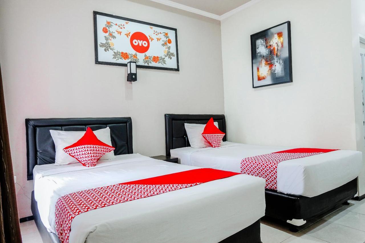 Oyo 803 Toetie Hotel Batu  Exterior photo